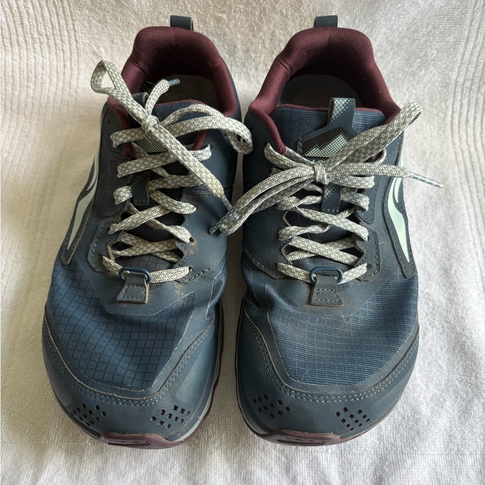 Altra Women’s Lone Peak Dark Blue Athletic Shoes Size 8.5